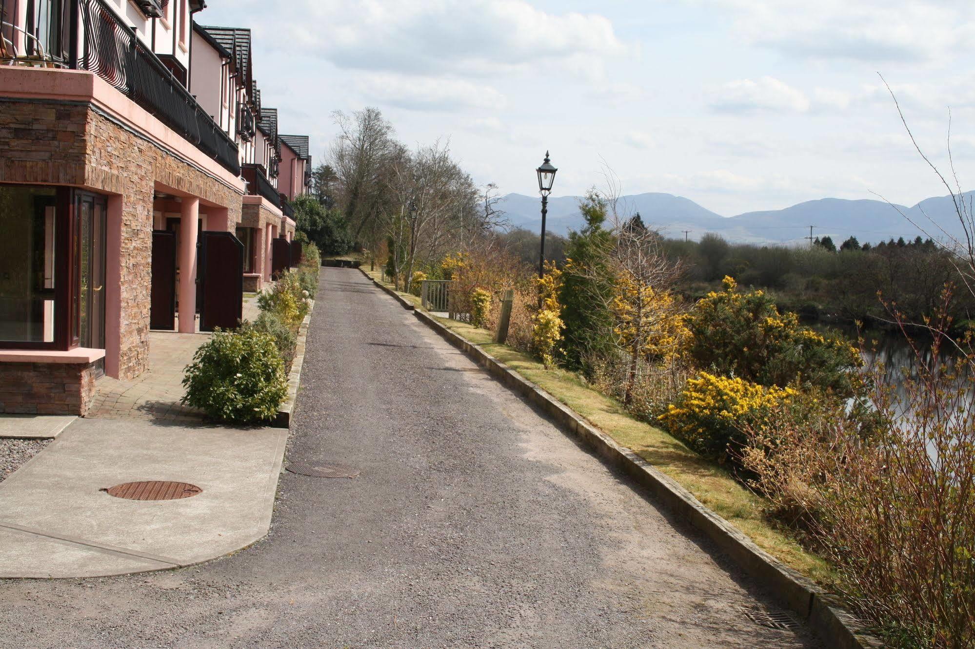 The Grove Lodge Guesthouse Killorglin Exterior photo